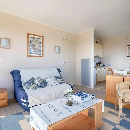 Apartment A 150m De La